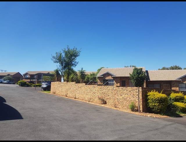 2 BEDROOM APARTMENT FOR SALE IN ARUNDO ESTATE